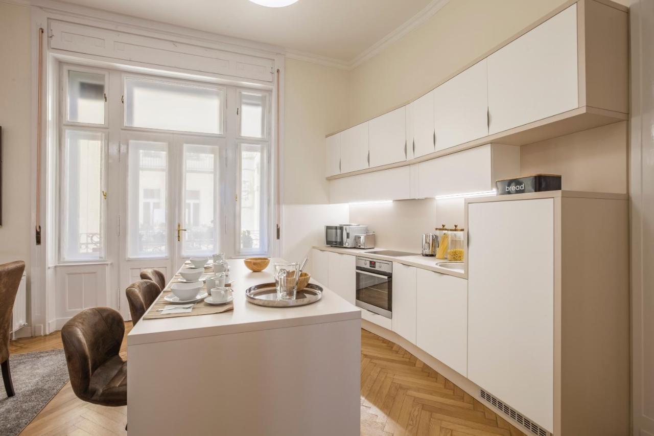 MODERNIZED Unique Huge Central Apartment On 135sqm Budapest Extérieur photo