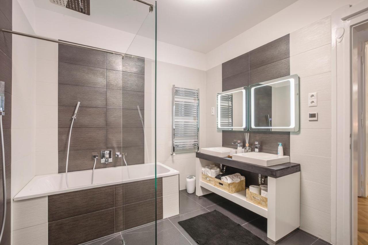 MODERNIZED Unique Huge Central Apartment On 135sqm Budapest Extérieur photo